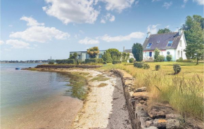 Awesome Home In Pont Labbé With Kitchen
